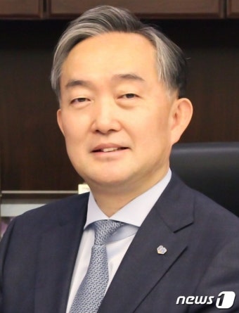 신현준 신용정보원장 