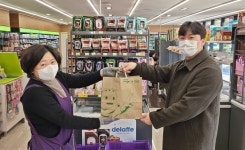 CU, 제주도 모든 점포에서 비닐 대신 종이봉투 무료 제공