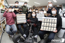 시각장애 학생 3D졸업앨범 숨은 주인공은 창조공장 크리에이티브팩토리