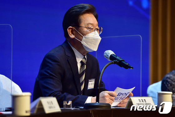 이재명 정부, 국정 기조 실현 위한 대통령실 조직개편 발표, 외교와 경제에 새로운 정책 추진중