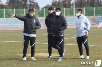 황선홍의 U-23 축구대표팀, 수원삼성과 연습경기서 1-2로 져