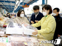 대천항종합수산물시장 방문한 전현희 국민권익위원장