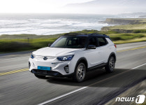 쌍용차, 전기 SUV 코란도 이모션 출시…"초도물량 3500대 돌파"