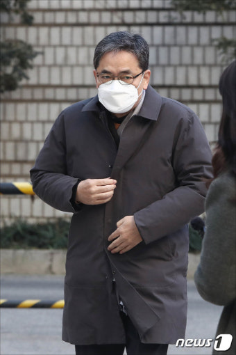 '화천대유 50억 클럽' 곽상도 전 의원 영장실질심사 출석