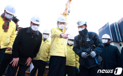 송하진 전북지사, 전문가들과 군산 아파트 건설현장 찾아 안전점검