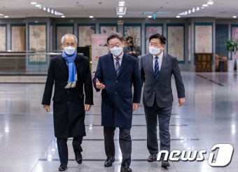 윤여준 전 장관 만난 이재명 후보