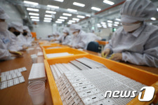 수요 늘어난 코로나19 자가검사키트