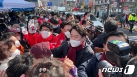 창원 소답시장 찾은 이준석