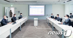 문승욱 장관, 방역점검차 주성엔지니어링 R&D센터 방문