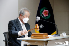 [뉴스1 PICK]비리·횡령의혹으로 물든 광복회 국민께 큰절 사과