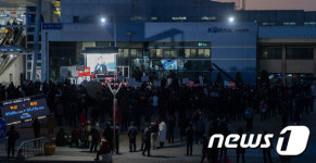 익산역 앞에 선 윤석열 대선후보