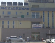 “경로당도 못가고 사는 낙이 뭐 있겠어”…노인들 한숨