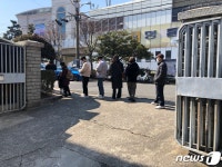 아파트 입구까지 막은 코로나 검사 줄…통행 불편·감염 걱정