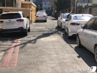 아파트 입구까지 막은 코로나 검사 줄…통행 불편·감염 걱정