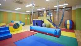 KB손보, 발달장애 아동 지원…특수학교에 감각통합 치료실 설치