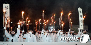 아우내 장터에 울려 퍼지는 대한독립만세!