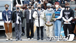 킹덤, 사전투표 하러 왔어요