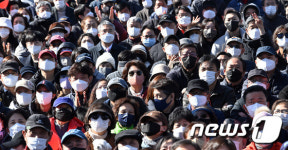권력 부여하는 유권자의 눈
