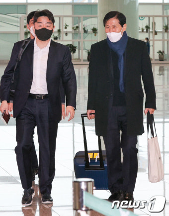 한미 FTA 10주년, 출국하는 이학영·강훈식