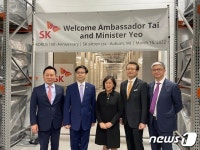 SK실트론 CSS공장 방문한 한미 통상수장