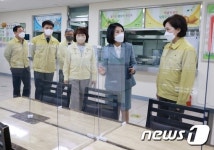 유은혜 부총리, 새 학기 적응 주간 대안교육 현장 방문
