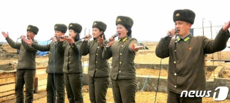 북한, 화성-17호는 자력갱생의 창조물…또 한 번 강대해졌다