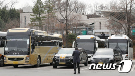 코로나19 사망자 급증에 포화상태 이른 화장시설