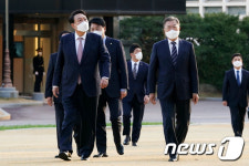 문 대통령, 윤석열 당선인과 靑 만찬 회동
