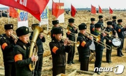 北 연포온실농장 건설장에 동원된 선전선동 일꾼들