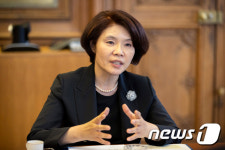 OECD 사무총장 만난 한정애 환경장관