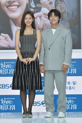 윤시윤, 규칙적인 칼각 하우스 일상과 결혼 프로젝트로 화제!
