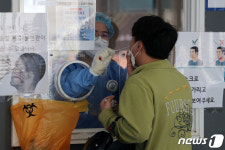 경남 5일 1만7182명, 이틀째 1만명 중반…전날보다 6.1%↑
