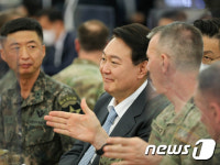 평택 캠프 험프리스 찾은 윤석열 당선인