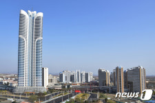 1년 만에 준공된 北 송신·송화지구 1만세대 살림집