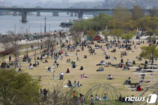 해외여행에 벚꽃 축제까지…일상 회복에 편의점 리오프닝 기대 ↑