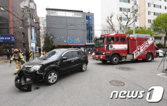 골목길 불법주차 하지 마세요