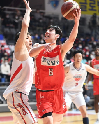 오리온, 세 판 만에 6강 PO 통과…정규리그 1위 SK와 4강 PO 대결