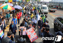 지하철 역에 엘리베이터 설치해달라