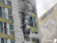 광주 서구 상무지구 고층아파트서 불…16분 만에 진화(2보)