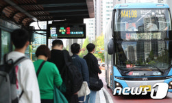 경기도 버스노동조합 파업 유보…버스 정상운행