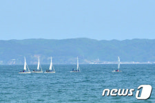 봄바다를 달린다