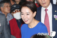 영화배우 강수연, 심정지 상태 병원 이송