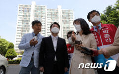 분당 아파트단지 살펴보는 안철수