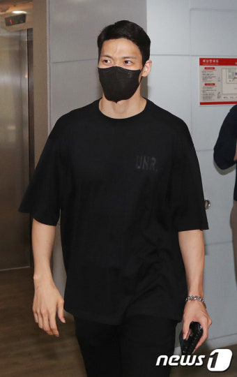 FA 설명회 참석하는 김선형