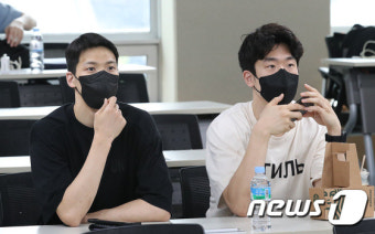 FA 설명회 참석한 김선형