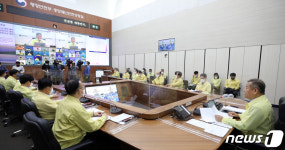 오후 9시 2만8734명 확진…전날 동시간比 2970명↓(종합2보)