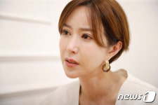 슈, 촉촉해진 눈가