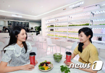 홈플러스, ‘스마트팜 카페’ 입점