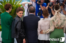 칸영화제, 뒤 돌아보는자스민 트린카