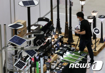 태양광으로 켜지는 조명